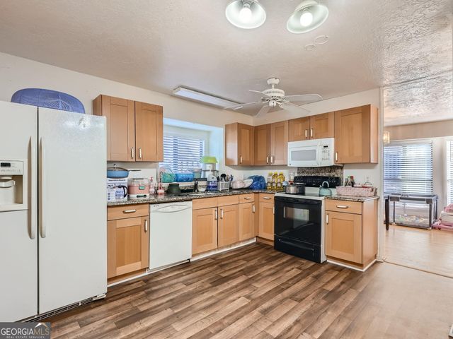 1321 Beeblossom Trail, Lawrenceville, GA 30044