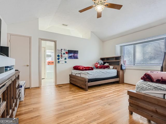 1321 Beeblossom Trail, Lawrenceville, GA 30044