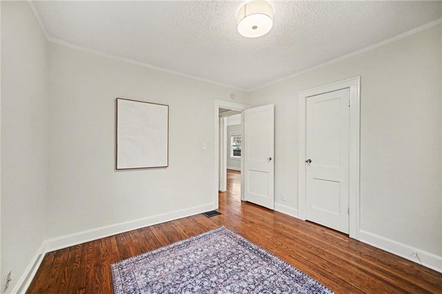 1025 E 76th Street, Kansas City, MO 64131