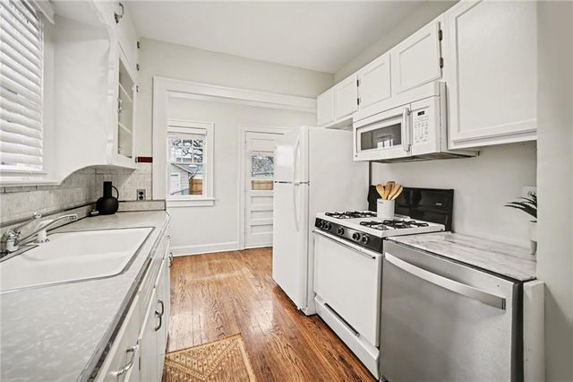 1025 E 76th Street, Kansas City, MO 64131