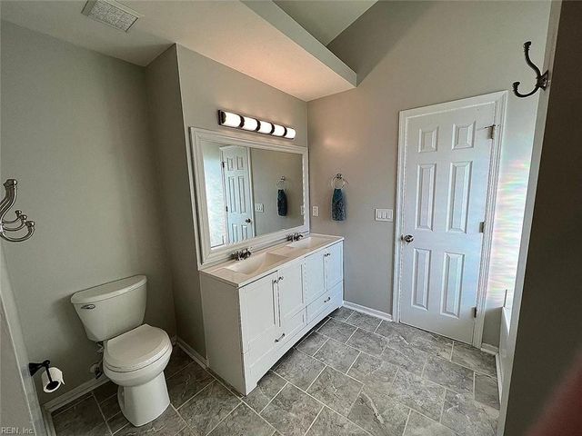 6428 Aberdeen PL, Suffolk, VA 23435