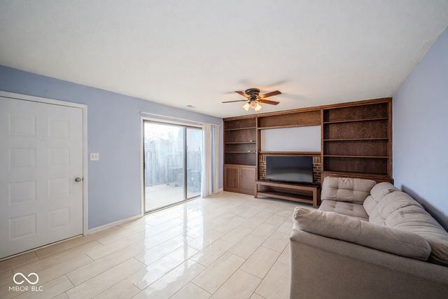 4923 Oakbrook Court, Indianapolis, IN 46254