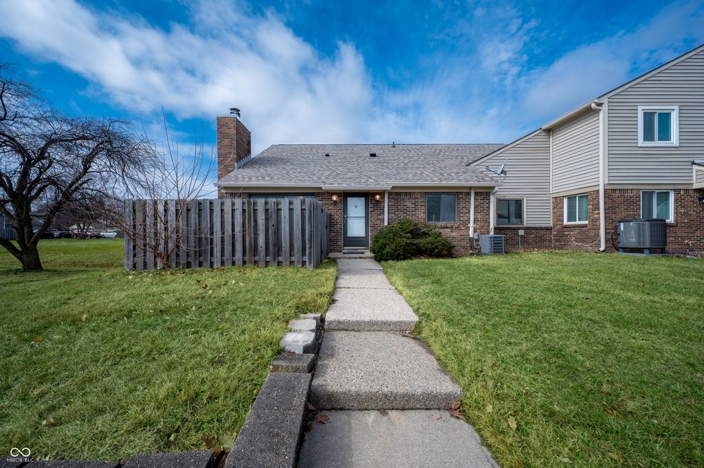 4923 Oakbrook Court, Indianapolis, IN 46254