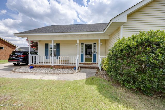 634 Bayberry Lane, Winterville, NC 28590