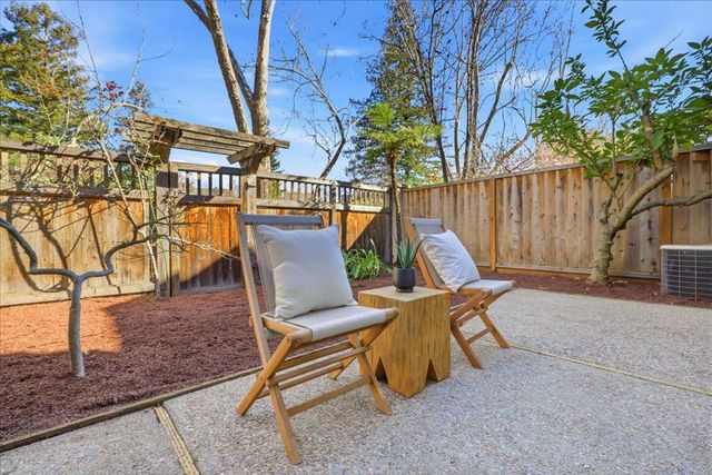 131 Concord Circle, Mountain View, CA 94040