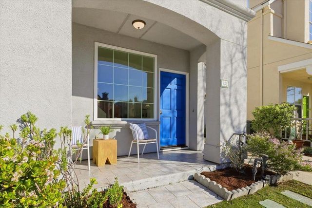 131 Concord Circle, Mountain View, CA 94040