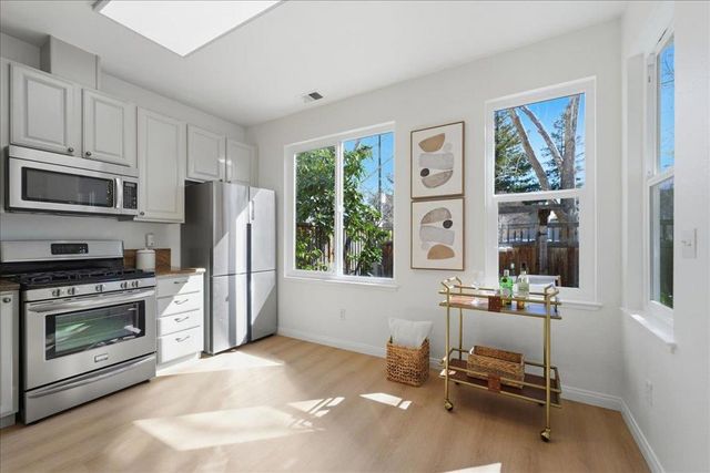 131 Concord Circle, Mountain View, CA 94040