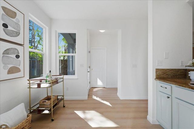 131 Concord Circle, Mountain View, CA 94040