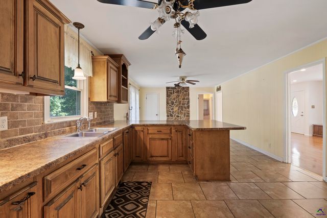 894 Chapman Drive, Macon, GA 31211