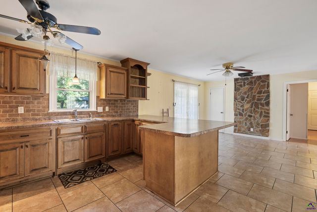 894 Chapman Drive, Macon, GA 31211