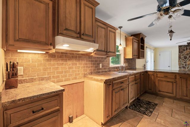 894 Chapman Drive, Macon, GA 31211