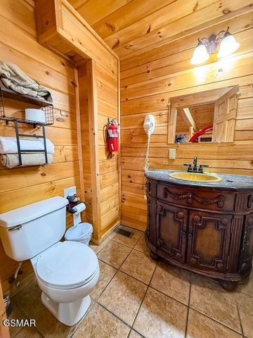 1044 Black Bear Cub Way, Sevierville, TN 37862