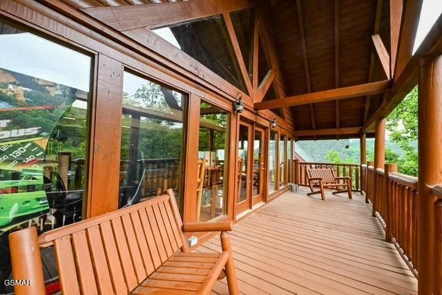 1044 Black Bear Cub Way, Sevierville, TN 37862