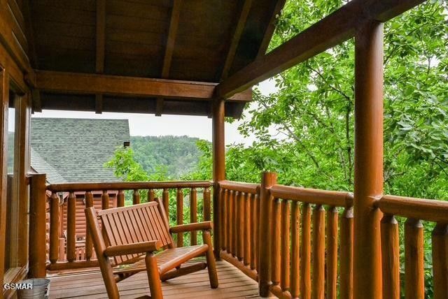 1044 Black Bear Cub Way, Sevierville, TN 37862