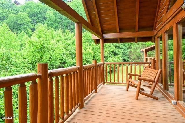 1044 Black Bear Cub Way, Sevierville, TN 37862