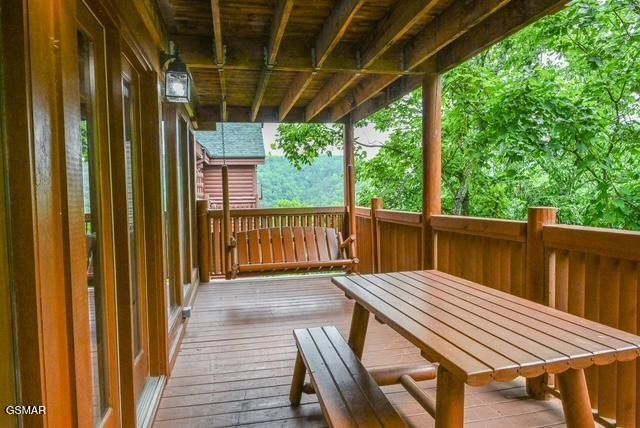 1044 Black Bear Cub Way, Sevierville, TN 37862