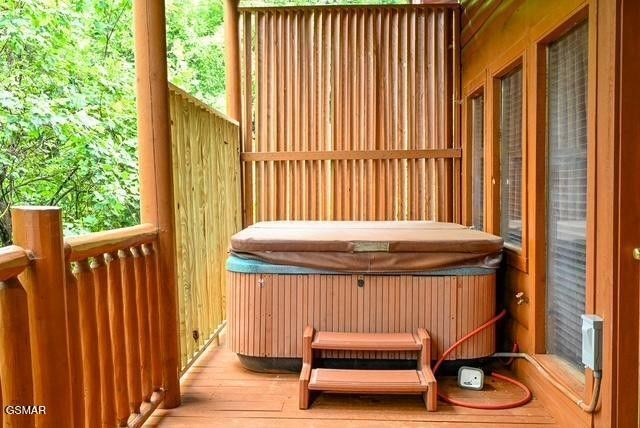 1044 Black Bear Cub Way, Sevierville, TN 37862