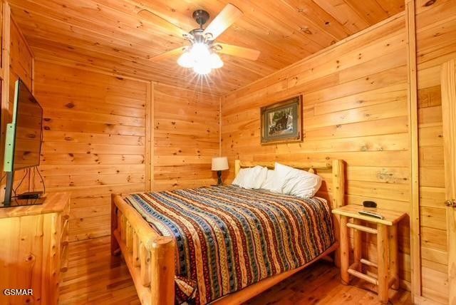 1044 Black Bear Cub Way, Sevierville, TN 37862