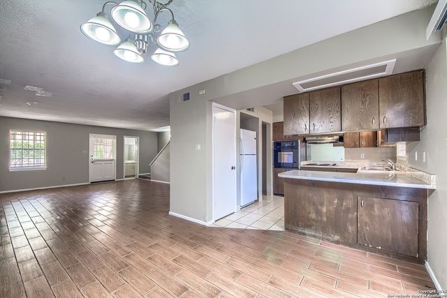 8715 Starcrest, San Antonio, TX 78217