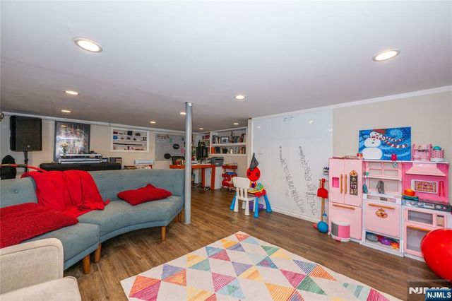 65 Westminster Place, Saddle Brook, NJ 07663