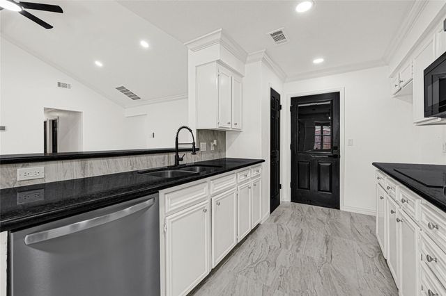 4102 Townes Forest Road, Friendswood, TX 77546