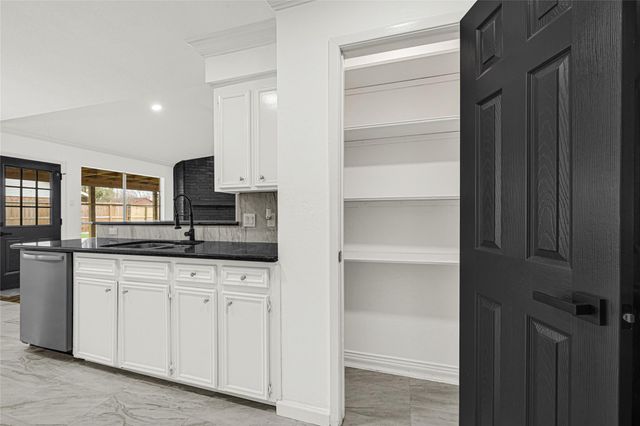 4102 Townes Forest Road, Friendswood, TX 77546