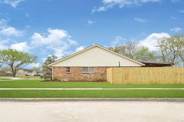 4102 Townes Forest Road, Friendswood, TX 77546