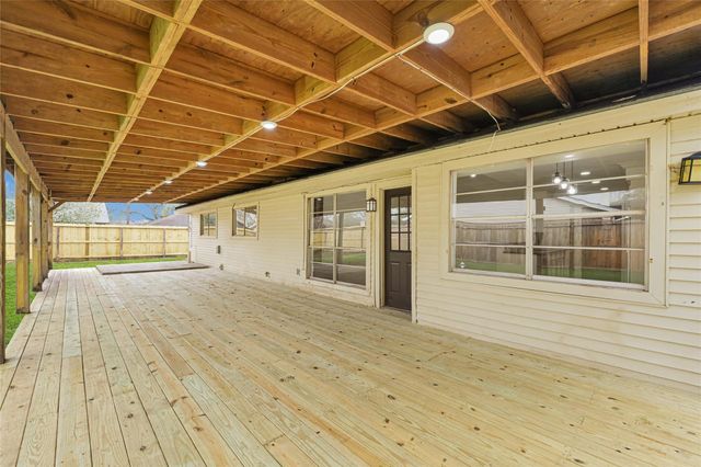 4102 Townes Forest Road, Friendswood, TX 77546