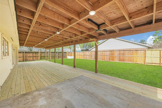 4102 Townes Forest Road, Friendswood, TX 77546