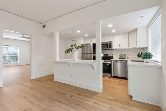 14715 Barryknoll Lane 132, Houston, TX 77079