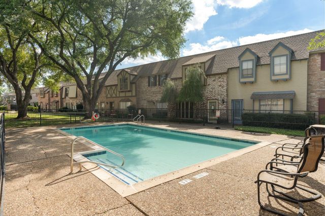 14715 Barryknoll Lane 132, Houston, TX 77079