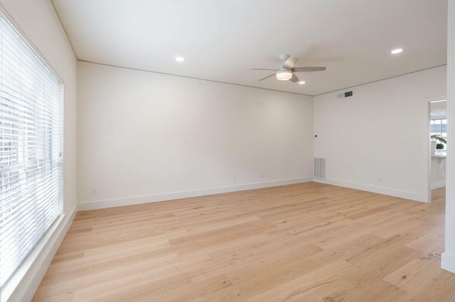 14715 Barryknoll Lane 132, Houston, TX 77079