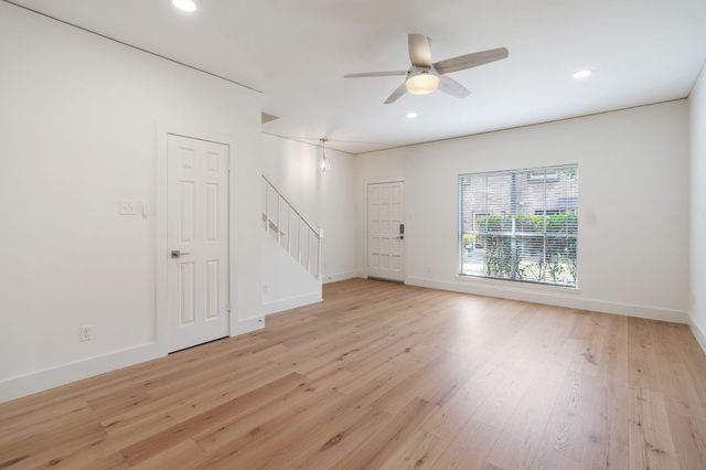 14715 Barryknoll Lane 132, Houston, TX 77079