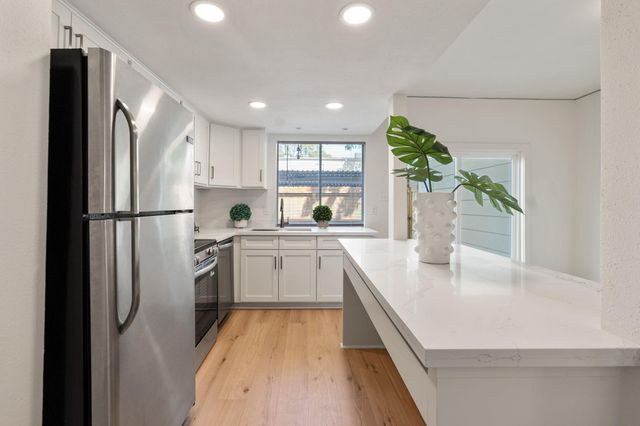 14715 Barryknoll Lane 132, Houston, TX 77079