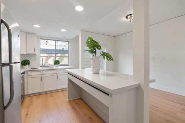 14715 Barryknoll Lane 132, Houston, TX 77079