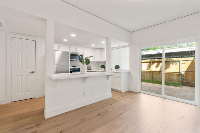 14715 Barryknoll Lane 132, Houston, TX 77079