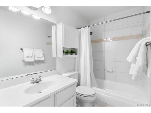 16482 E Radcliff Pl A, Aurora, CO 80015