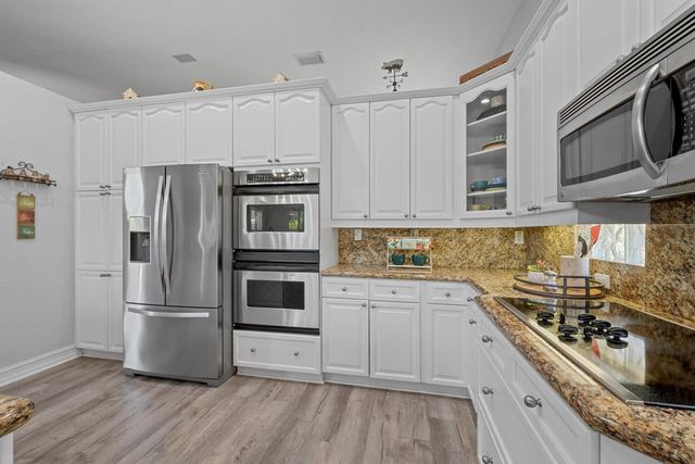 5649 Oakmont Village Circle, Lake Worth, FL 33463
