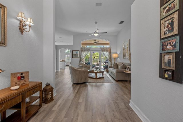 5649 Oakmont Village Circle, Lake Worth, FL 33463