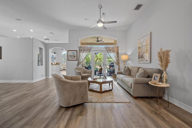 5649 Oakmont Village Circle, Lake Worth, FL 33463