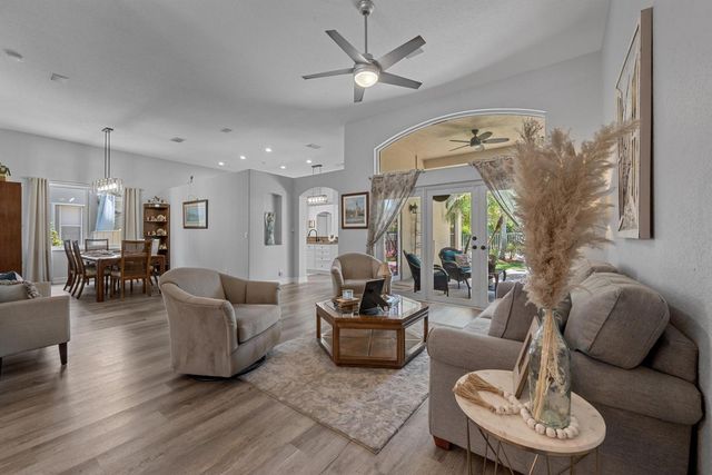 5649 Oakmont Village Circle, Lake Worth, FL 33463