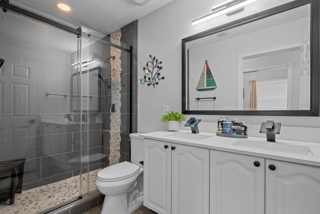 5649 Oakmont Village Circle, Lake Worth, FL 33463