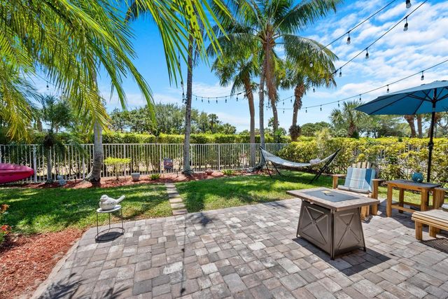 5649 Oakmont Village Circle, Lake Worth, FL 33463