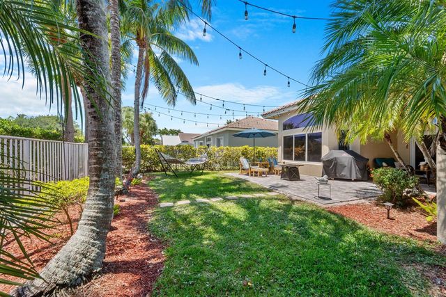 5649 Oakmont Village Circle, Lake Worth, FL 33463