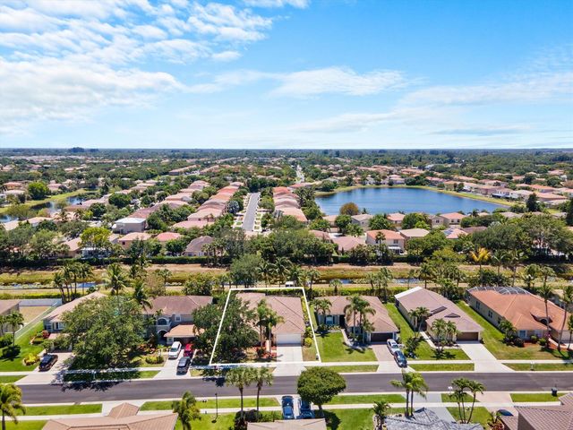 5649 Oakmont Village Circle, Lake Worth, FL 33463
