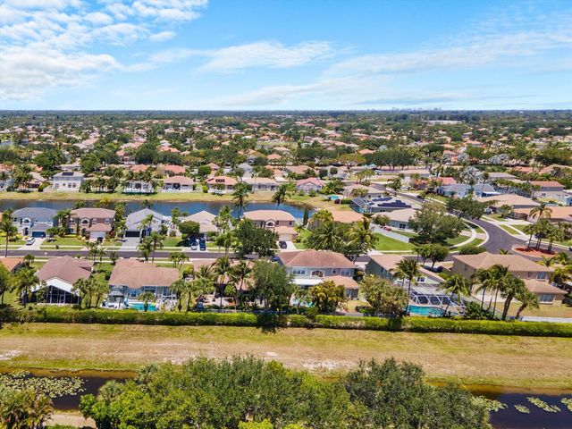 5649 Oakmont Village Circle, Lake Worth, FL 33463