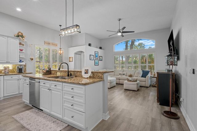 5649 Oakmont Village Circle, Lake Worth, FL 33463