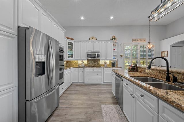 5649 Oakmont Village Circle, Lake Worth, FL 33463