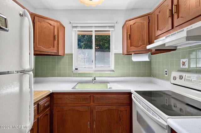 14 E Independence Parkway, Manchester, NJ 08759