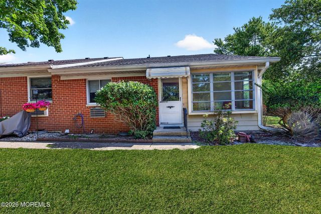 14 E Independence Parkway, Manchester, NJ 08759